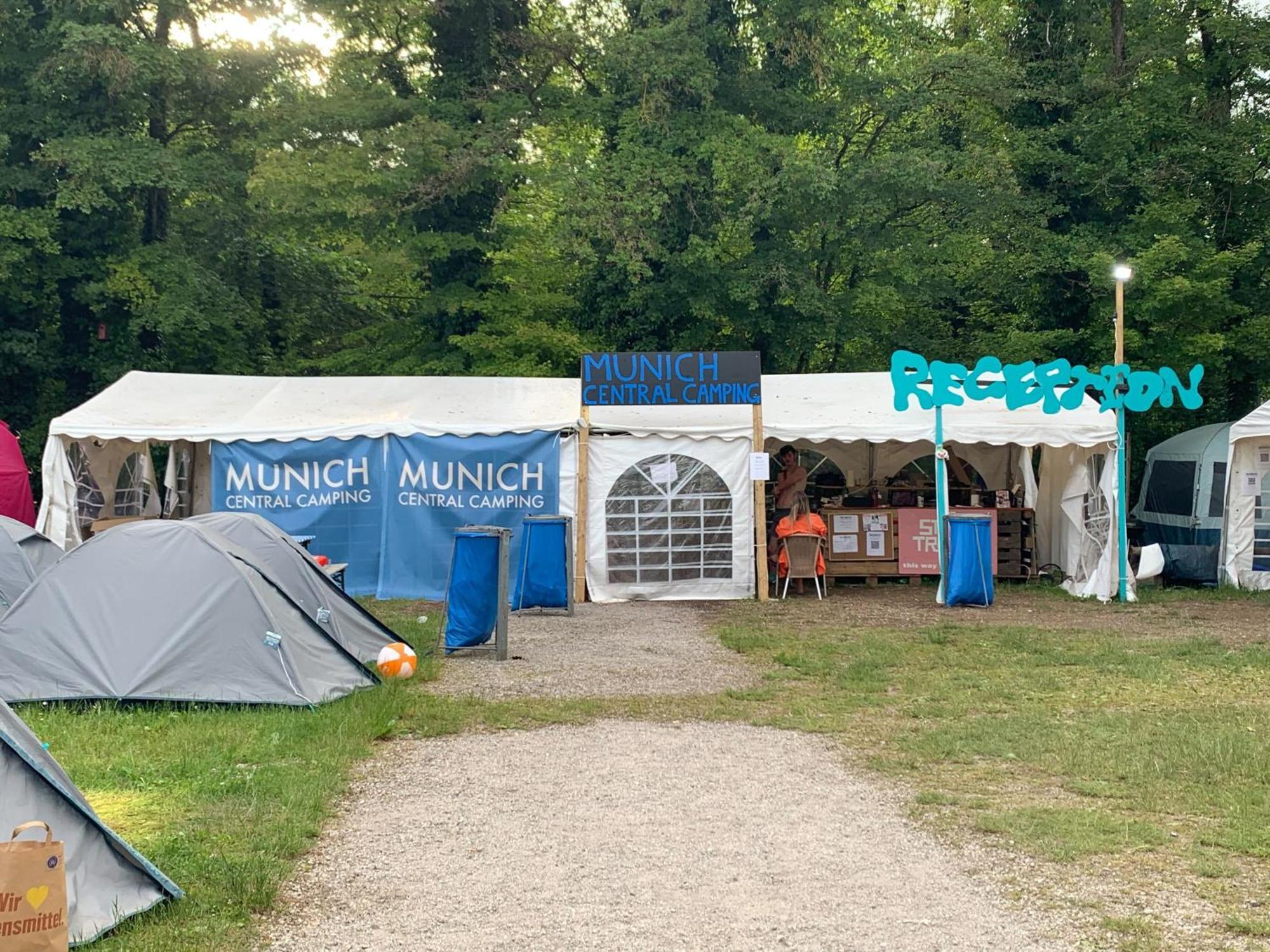 Oktoberfest on a Budget München Exterior foto